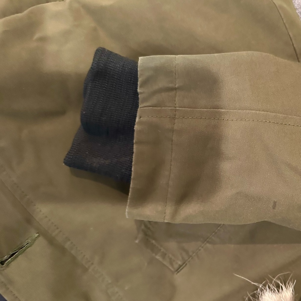 COPY - Canada Goose Montebello Thermal 625-Fill Power White Duck Down Filled Fu… - Picture 11 of 11